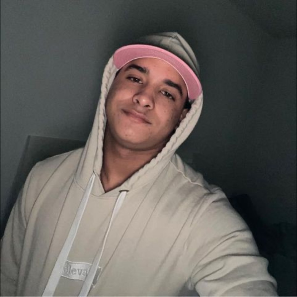 Meet your Posher, Ángel daniel